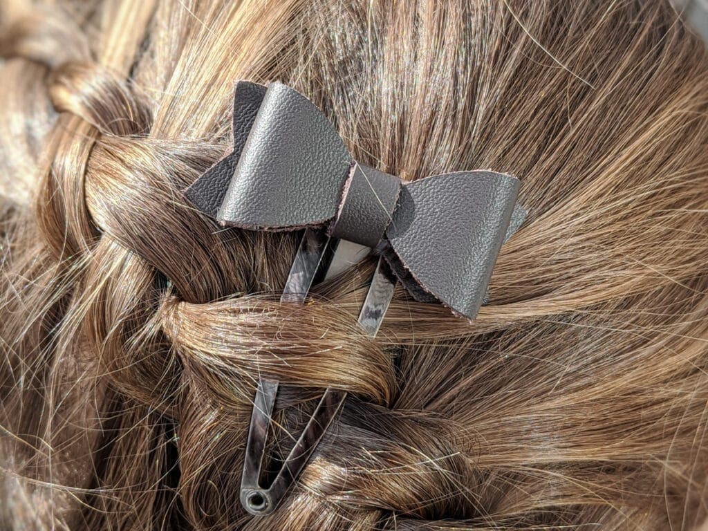 leather hair bow made using a Cricut Maker