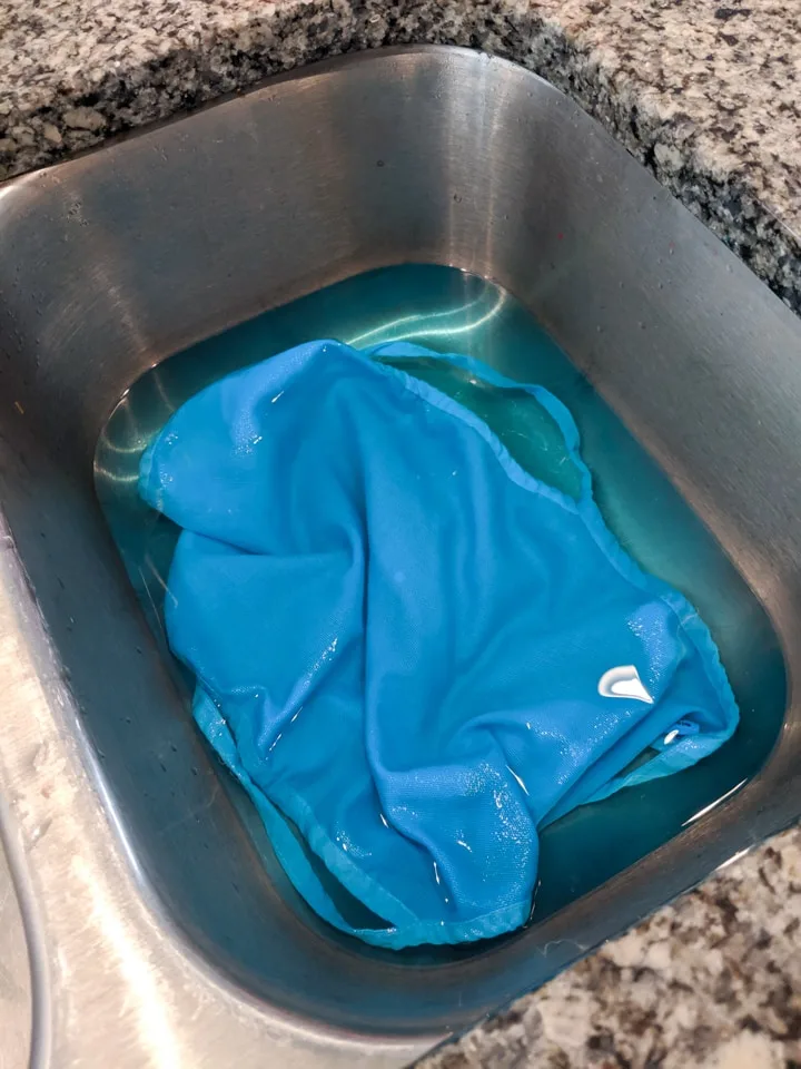 dyeing a kids apron