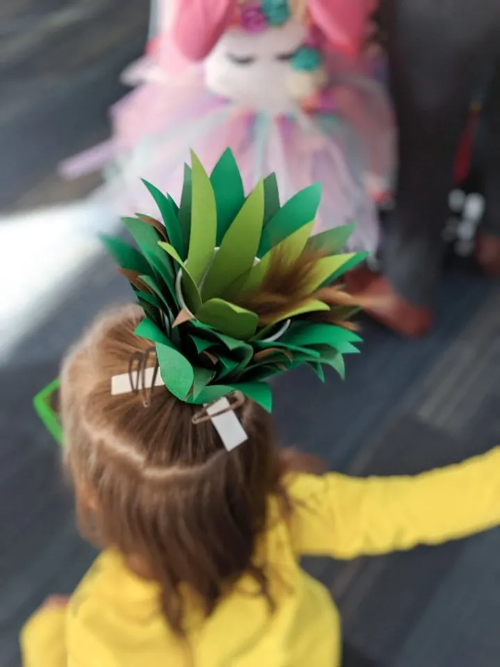 DIY pineapple costume head piece