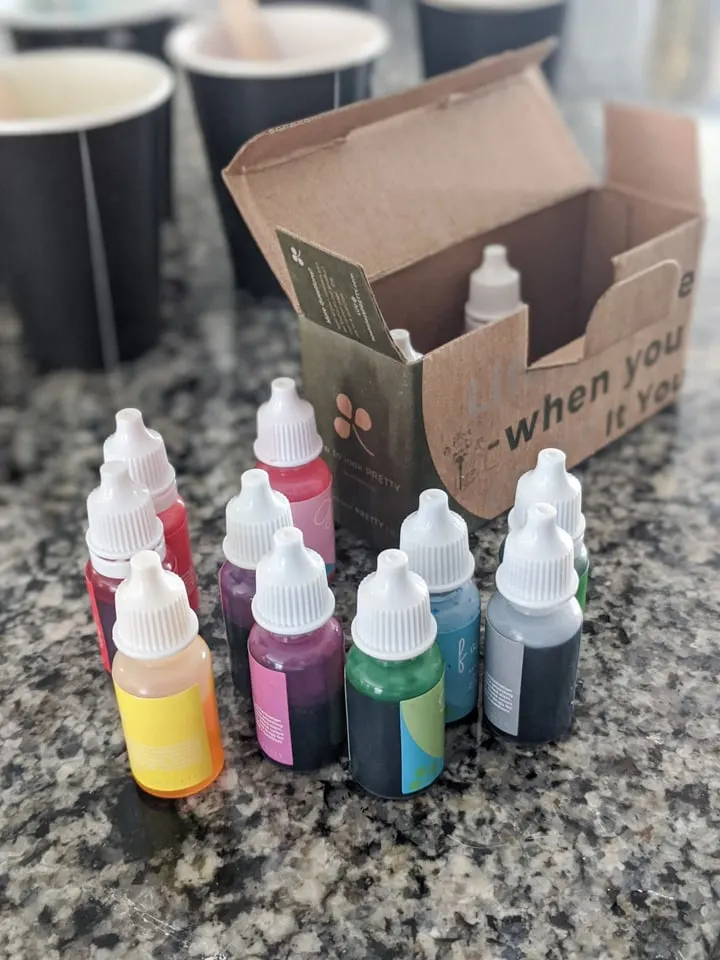 food coloring bottles