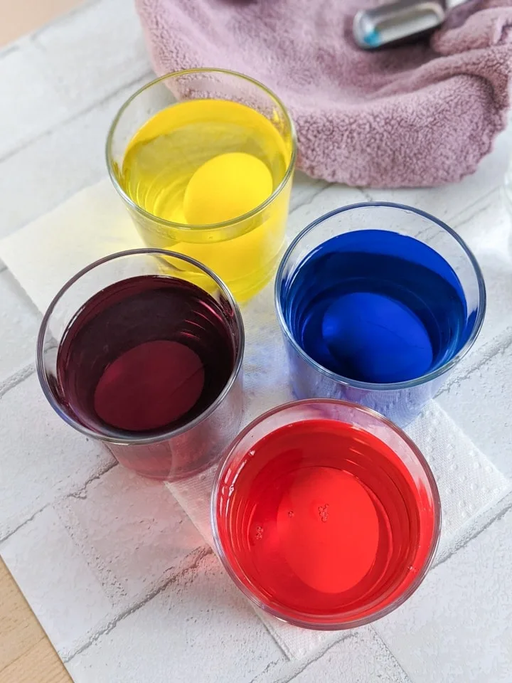 dyeing eggs in food coloring