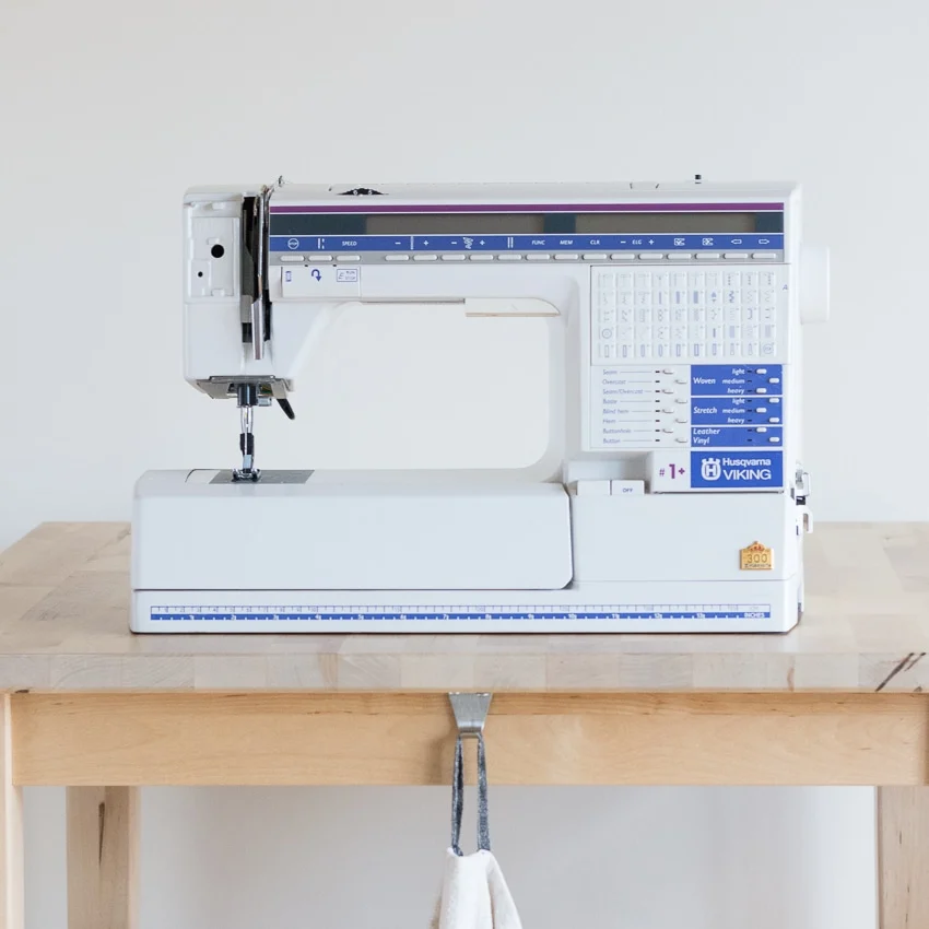 Easy Sewing Machine Cover Pattern and Tutorial for beginners.