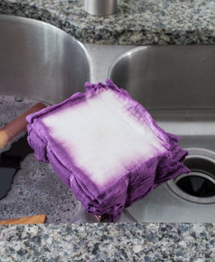 dyeing a blanket using Itajime shibori