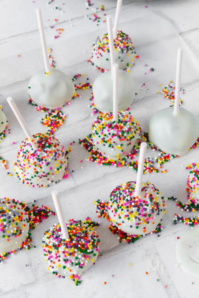 Candy Cane Brownie Cake Pops » Homemade Heather
