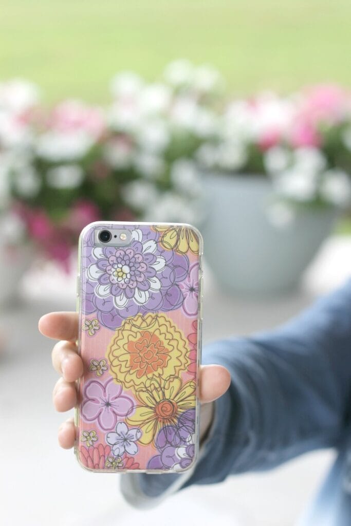 DIY phone case with flowers
