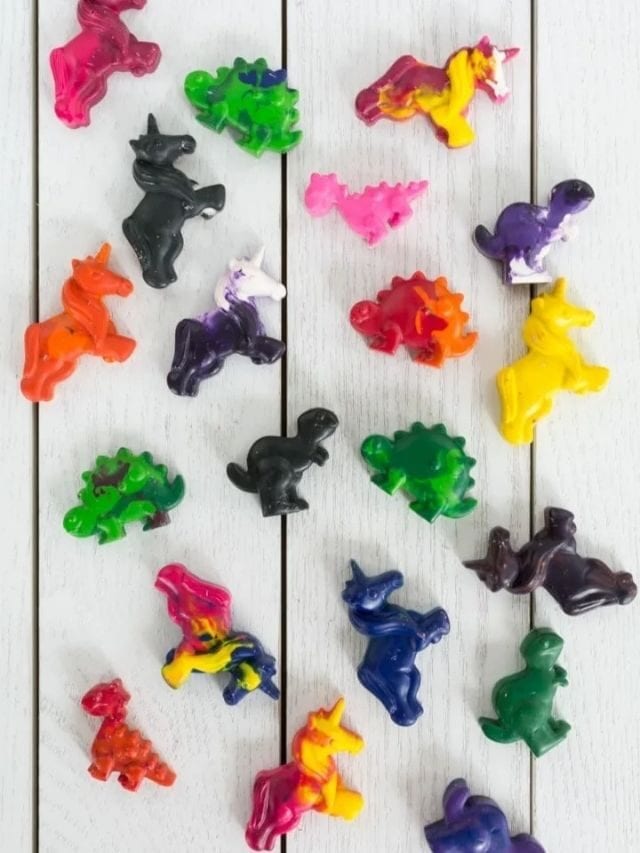 HOW TO MAKE ANIMAL SHAPED CRAYONS