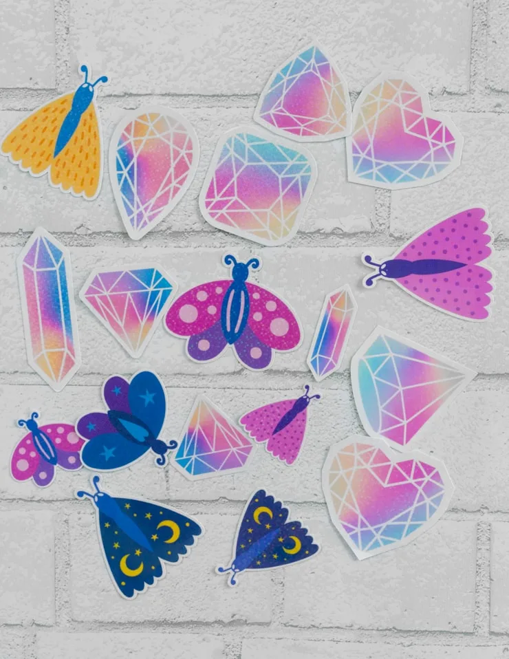 How to Create Holographic Vinyl Stickers With The Cricut 